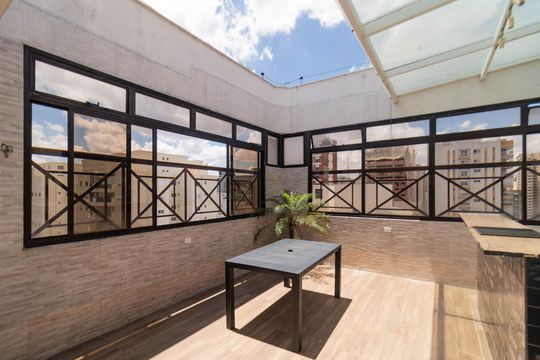 Venda de apartamento em Perdizes com 2 quartos e varanda. — Cobertura