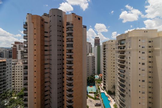 Venda de apartamento em Perdizes com 2 quartos e varanda. — Vista do Suíte 2