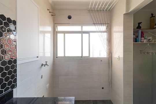 Venda de apartamento em Perdizes com 2 quartos e varanda. — Área de Serviço