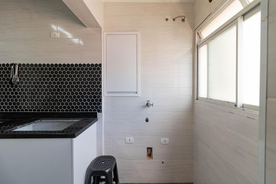 Venda de apartamento em Perdizes com 2 quartos e varanda. — Área de Serviço