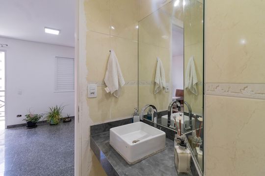 Venda de apartamento em Perdizes com 2 quartos e varanda. — Lavabo