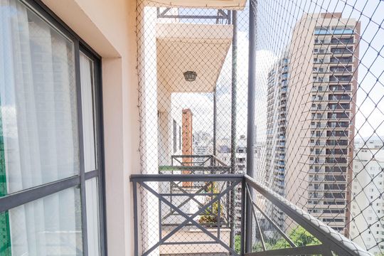 Venda de apartamento em Perdizes com 2 quartos e varanda. — Varanda