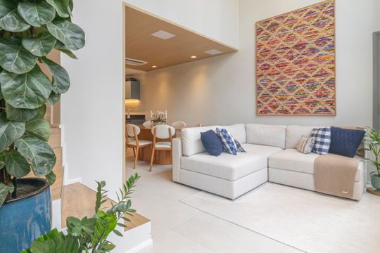Comprar apartamento mobiliado em Indianópolis com 2 quartos e piscina. Aceitam animais. — foto 3