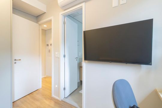 Comprar apartamento mobiliado em Indianópolis com 2 quartos e piscina. Aceitam animais. — Quarto Suíte 2