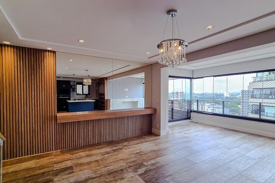 Compra este apartamento com 3 quartos, piscina no condomínio e jardim. — foto 1