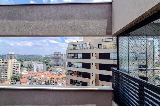Compra este apartamento com 3 quartos, piscina no condomínio e jardim. — vista do Quarto 4