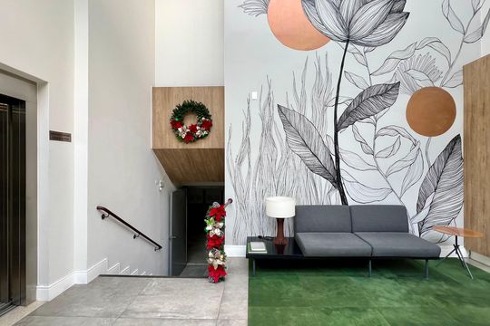 Compra apartamento em Pinheiros: 2 suítes, varanda gourmet, academia e piscina no condomínio. — Hall de entrada