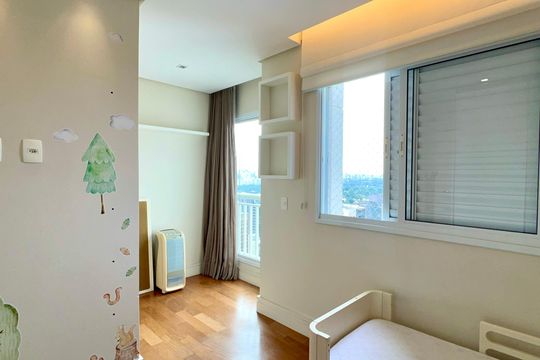 Compra apartamento em Pinheiros: 2 suítes, varanda gourmet, academia e piscina no condomínio. — Suíte 1