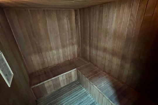 Compra apartamento em Pinheiros: 2 suítes, varanda gourmet, academia e piscina no condomínio. — Área comum