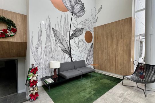Compra apartamento em Pinheiros: 2 suítes, varanda gourmet, academia e piscina no condomínio. — Hall de entrada