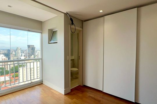 Compra apartamento em Pinheiros: 2 suítes, varanda gourmet, academia e piscina no condomínio. — Suíte 2