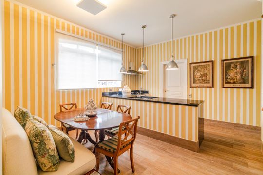 Comprar apartamento mobiliado com 2 quartos, varanda e jardim. Aceitam-se animais. — Cozinha