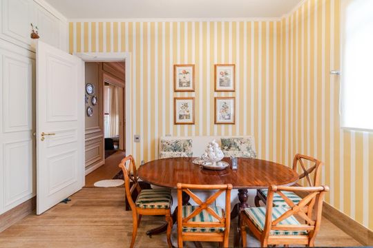 Comprar apartamento mobiliado com 2 quartos, varanda e jardim. Aceitam-se animais. — Cozinha