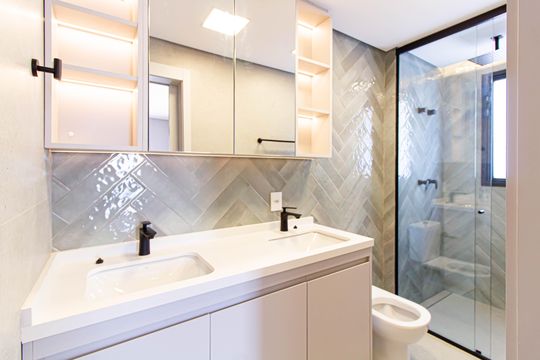 Comprar apartamento com 2 quartos. — Banheiro da Suíte 2