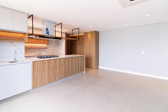 Comprar apartamento com 2 quartos. — Sala