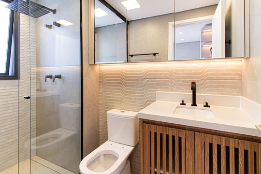 Comprar apartamento com 2 quartos. — Banheiro da Suíte 1