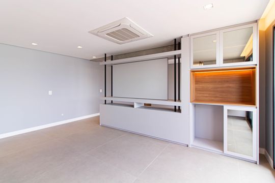Comprar apartamento com 2 quartos. — Sala