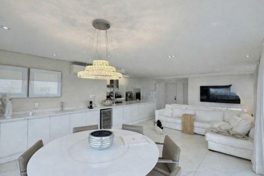 Comprar apartamento mobiliado no Campo Belo com 3 quartos, academia e piscina no condomínio. — foto 2