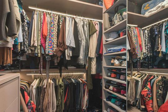 Venda de apartamento mobiliado no Brooklin Novo com 3 quartos. — Suite - Closet