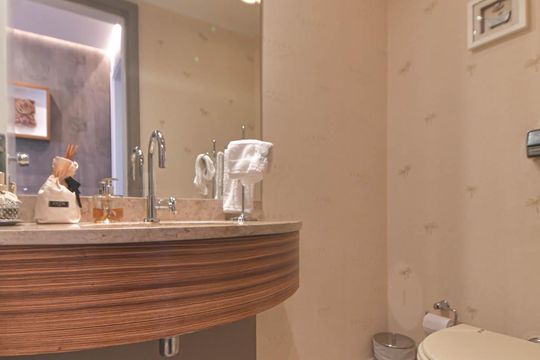 Venda de apartamento mobiliado no Brooklin Novo com 3 quartos. — Lavabo