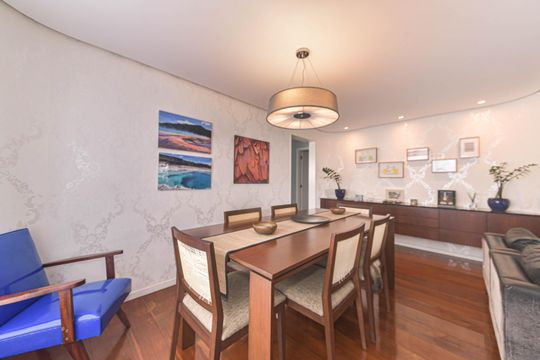 Venda de apartamento mobiliado no Brooklin Novo com 3 quartos. — Sala