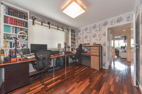 Venda de apartamento mobiliado no Brooklin Novo com 3 quartos. — Quarto 3 - Escritorio