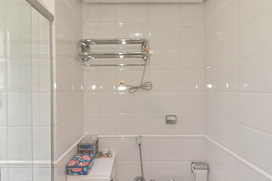 Venda de apartamento mobiliado no Brooklin Novo com 3 quartos. — Banheiro da Suíte