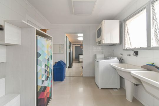 Venda de apartamento mobiliado no Brooklin Novo com 3 quartos. — Lavanderia