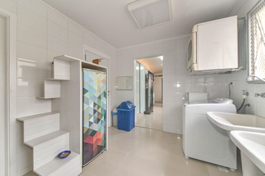 Venda de apartamento mobiliado no Brooklin Novo com 3 quartos. — Lavanderia