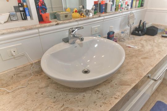 Venda de apartamento mobiliado no Brooklin Novo com 3 quartos. — Banheiro Social