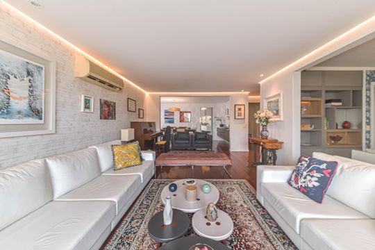 Venda de apartamento mobiliado no Brooklin Novo com 3 quartos. — Sala