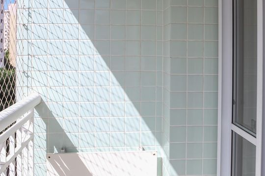Venda de apartamento mobiliado na Pompeia, 3 quartos, varanda, aceita pets. — Sacada