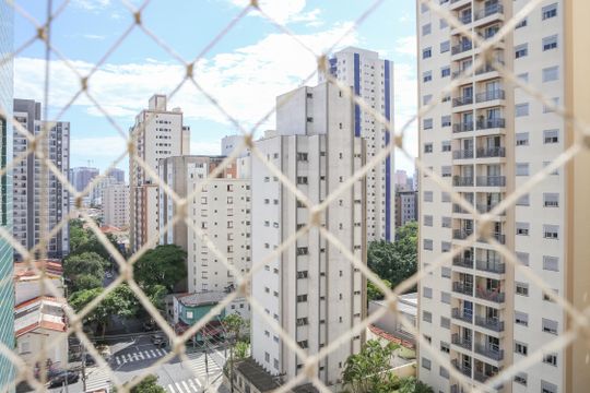 Venda de apartamento mobiliado na Pompeia, 3 quartos, varanda, aceita pets. — Vista da Sacada