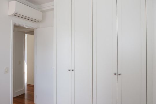Venda de apartamento mobiliado na Pompeia, 3 quartos, varanda, aceita pets. — Quarto 2