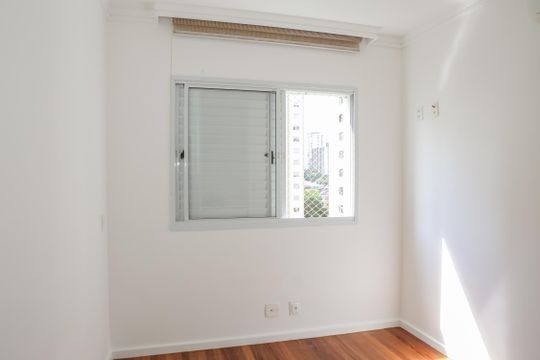 Venda de apartamento mobiliado na Pompeia, 3 quartos, varanda, aceita pets. — Quarto 3