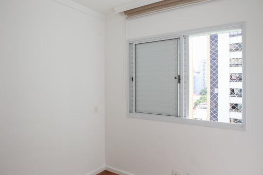 Venda de apartamento mobiliado na Pompeia, 3 quartos, varanda, aceita pets. — Quarto 3