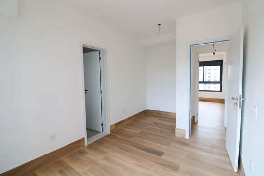 Venda de apartamento com 3 quartos, varanda e churrasqueira no condomínio. — Suíte 1