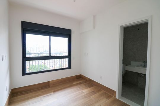 Venda de apartamento com 3 quartos, varanda e churrasqueira no condomínio. — Suíte 1