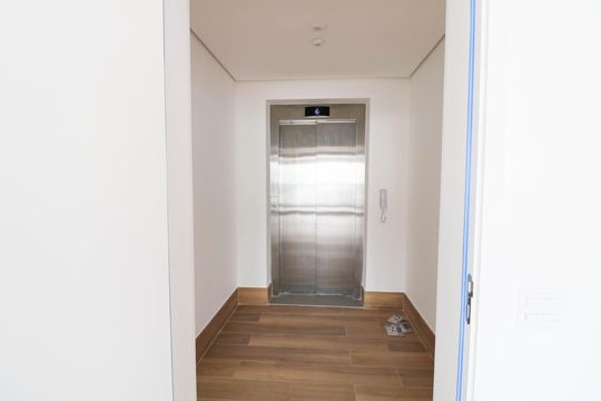 Venda de apartamento com 3 quartos, varanda e churrasqueira no condomínio. — Hall Privativo