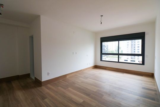 Venda de apartamento com 3 quartos, varanda e churrasqueira no condomínio. — Suíte 3