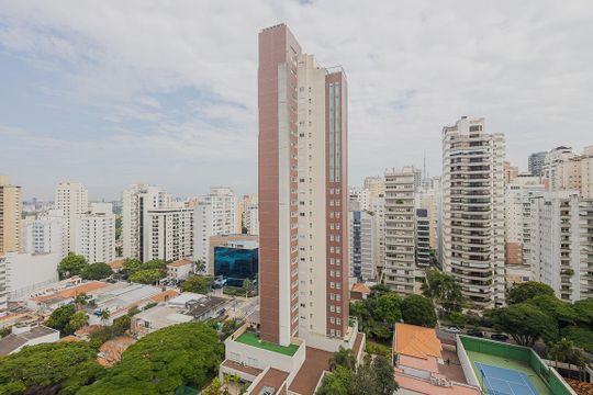 Apartamento mobiliado para comprar no Paraíso, 2 quartos, 1 suíte. — Vista da Varanda