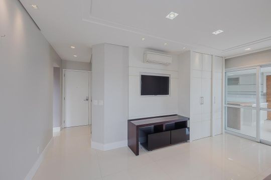 Apartamento mobiliado para comprar no Paraíso, 2 quartos, 1 suíte. — Sala