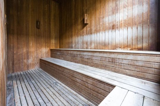 Apartamento mobiliado para comprar no Paraíso, 2 quartos, 1 suíte. — Saúna