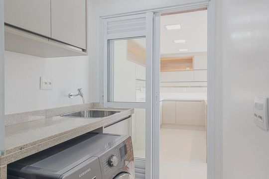 Apartamento mobiliado para comprar no Paraíso, 2 quartos, 1 suíte. — Área de Serviço
