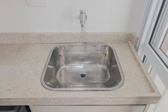 Apartamento mobiliado para comprar no Paraíso, 2 quartos, 1 suíte. — Área de Serviço