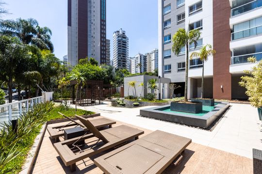 Apartamento mobiliado para comprar no Paraíso, 2 quartos, 1 suíte. — Área comum
