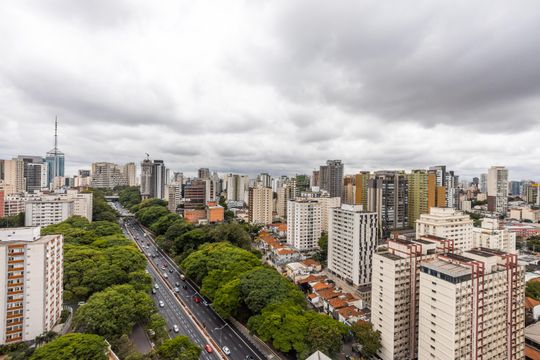 Apartamento mobiliado para comprar no Paraíso, 2 quartos, 1 suíte. — Piscina