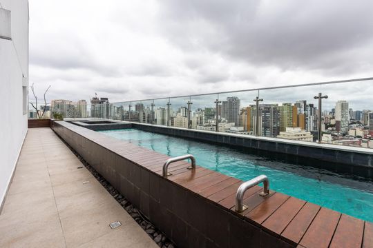 Apartamento mobiliado para comprar no Paraíso, 2 quartos, 1 suíte. — Piscina