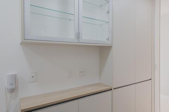 Apartamento mobiliado para comprar no Paraíso, 2 quartos, 1 suíte. — Cozinha