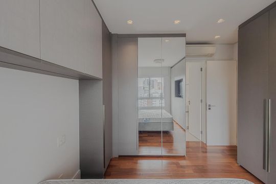 Apartamento mobiliado para comprar no Paraíso, 2 quartos, 1 suíte. — Suíte